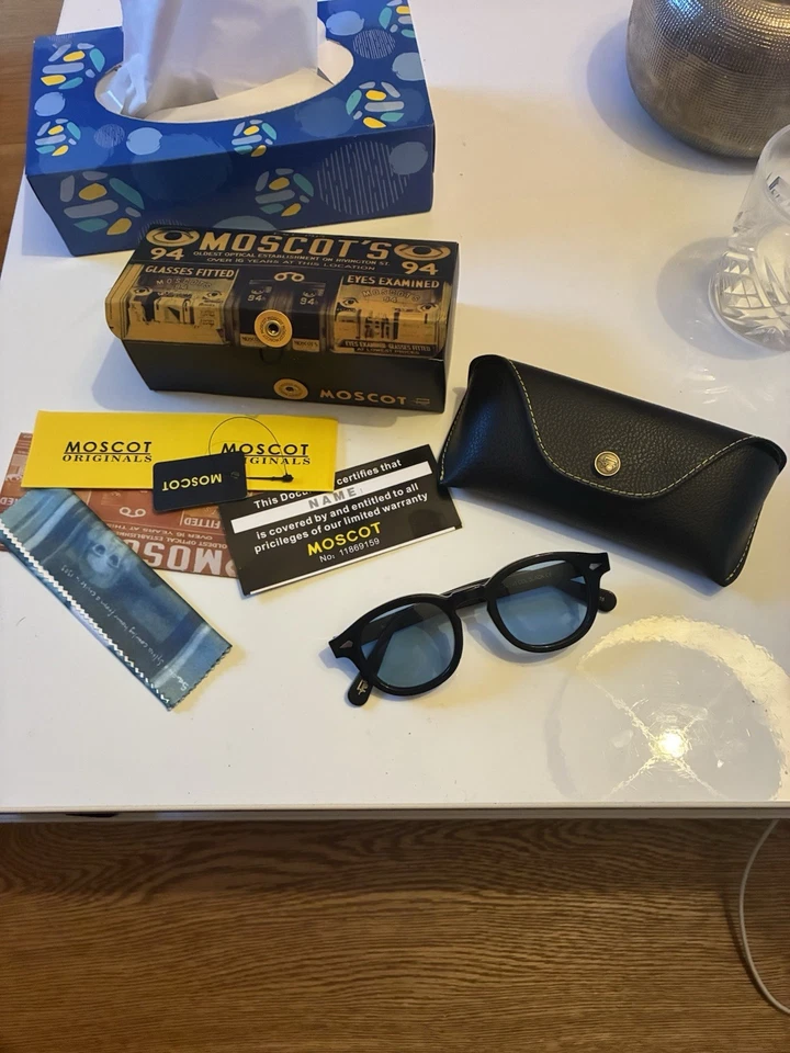 Lunettes De Soleil Moscot Monture Noir Verre Bleu Sky . - Photo 2/4