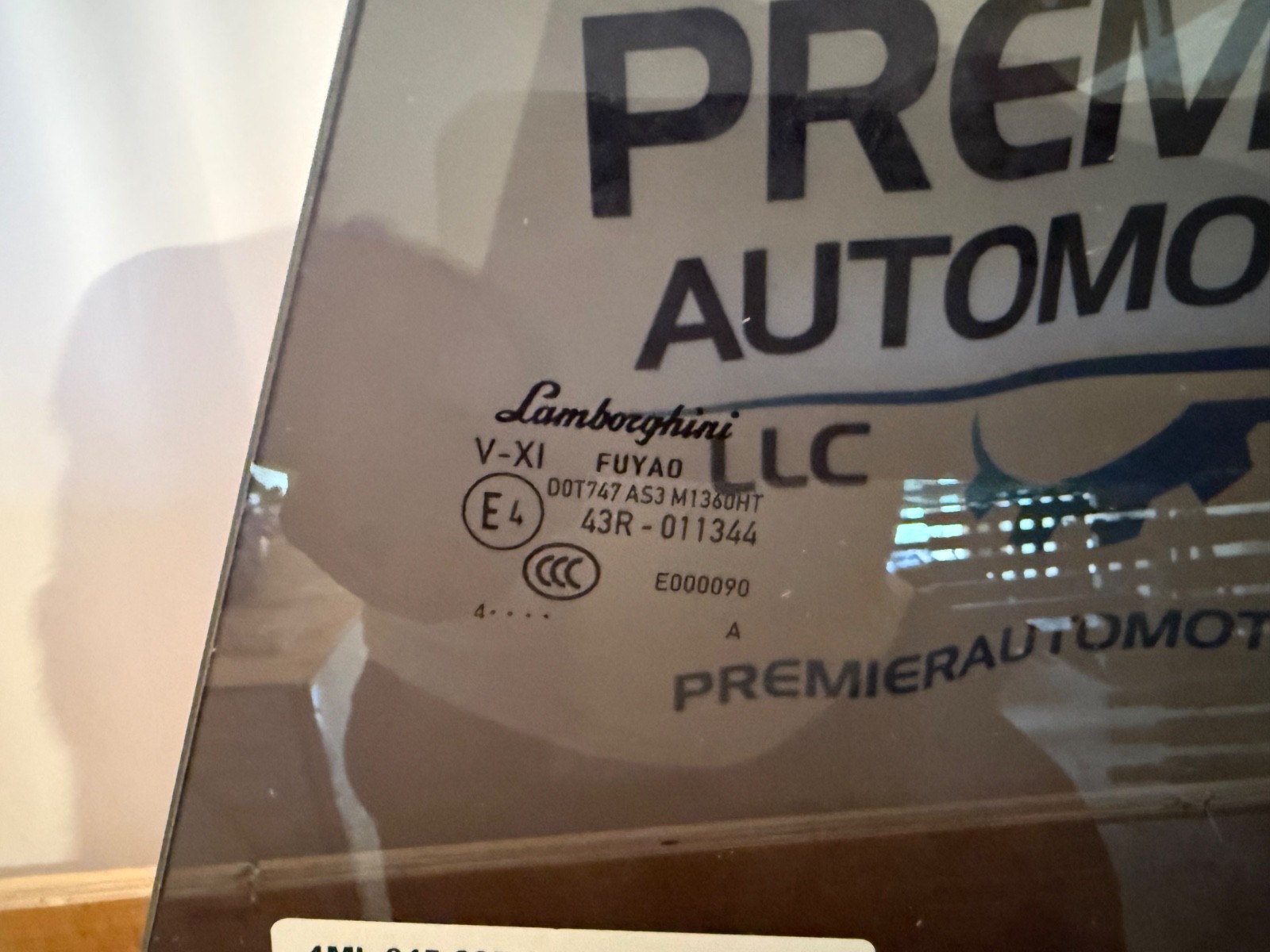 OEM Lamborghini Urus passenger front door glass   4ML845022B Laminated
