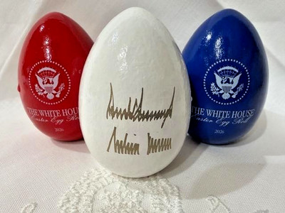 2026 TRUMP OFFICIAL COMMEMORATIVE WHITE HOUSE RED, WHITE &BLUE EASTER EGG SET