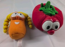 1999 Fisher Price VeggieTales Larry the Tomato  Laura Carrot Plush lot