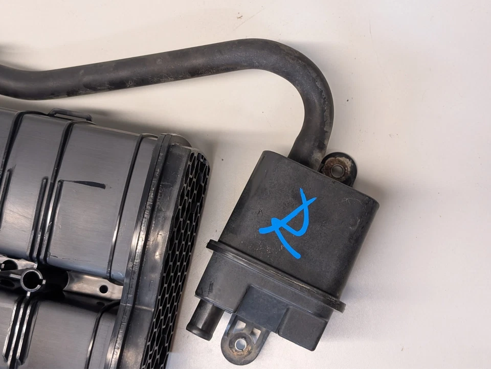 Bote de carbón de vapor combustible EVAP gasolina piloto Honda Pilot 2005-2008 fabricante de equipos originales Foto 2 de 4