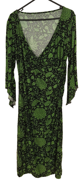 Fixed wrap dress size 16 green with black pattern and bell sleeves