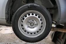 4x Felgen Caddy 2K 195/65 R15 Winterreifen Felge 6jx15H2 ET47 Reifen 6-7mm