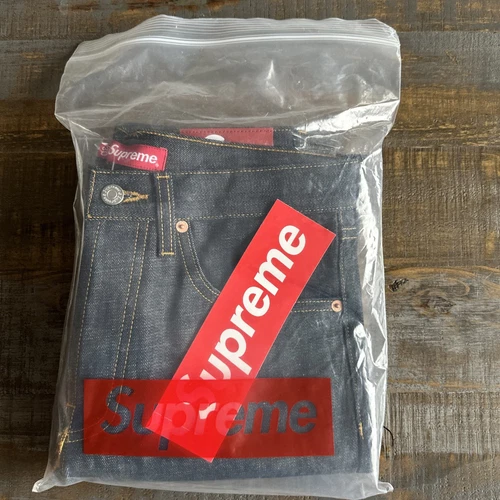 Jean slim rigide SUPREME bouton indigo mouche SS20 TAILLE 30 taille neuf avec étiquette