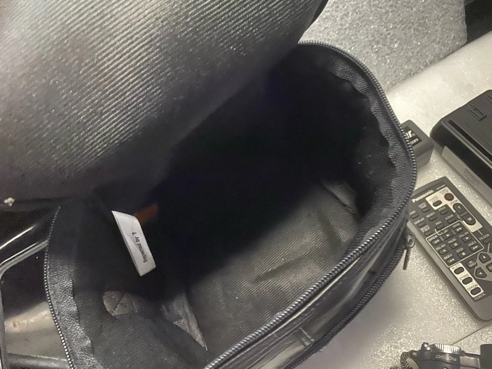 Panasonic PV GS15 Mini DV Camcorder with Battery/Case/Remote - UNTESTED - Image 3 of 4