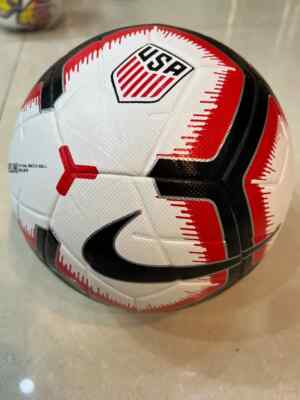 Nike MERLIN USA 2018 / 2019 Premier League This is a Office Match Ball Size 5