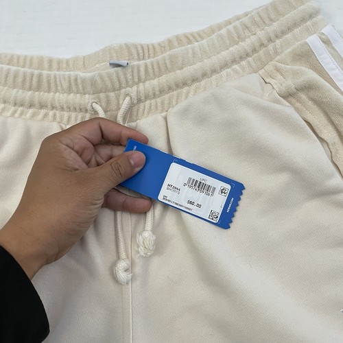 RARE Womens Size L Adidas x Lilo & Stitch Beige Boucle Shorts HT3944 Large - Picture 6 of 20