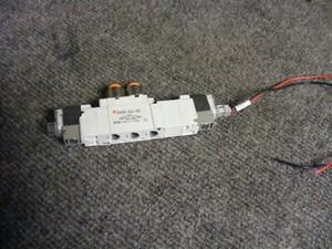 SMC Duel Solenoid Valve 5-Port Cat. No. SY5320-5LZ-N7T 5000 Series 24VDC
