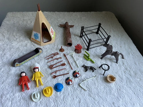 Vintage Playmobil 3483 Wild West Desert Tribal Teepee Totem Figures Camp Playset