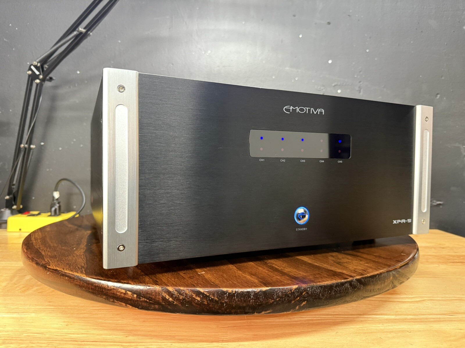 値下げ！】EMOTIVA XPA-5 サラウンド (5チャンネル) パワーアンプ