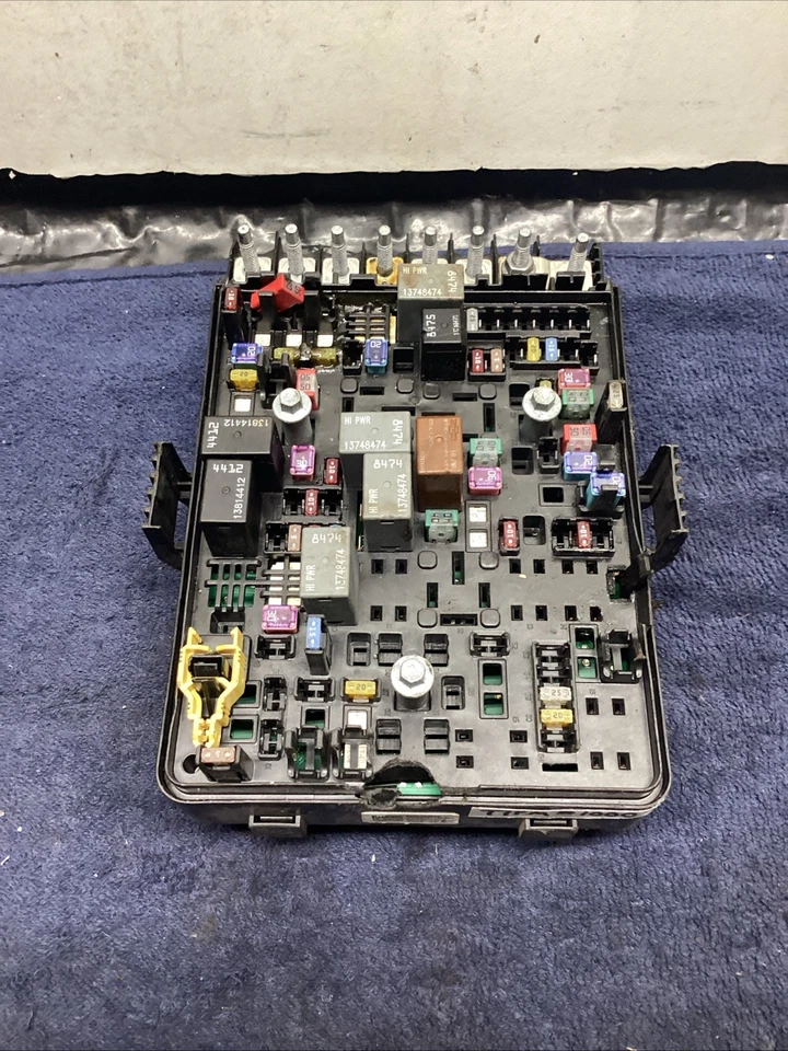 2019-2025 RAM 1500 FUSE BOX POWER DISTRIBUTION CENTER 68467638AA 5th Gen OEM - Image 3 of 4