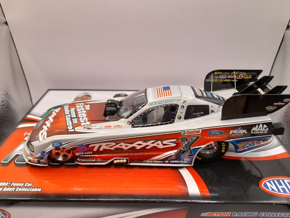 Courtney Force Traxxas 100 victorias para mujer 2014 Mustang Mesma cromo NHRA 1:24 Foto 3 de 4