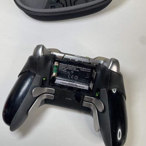 Microsoft Xbox One Black Elite Wireless Controller Series 1 MODEL 1698 FOR PARTS - Picture 3 of 5