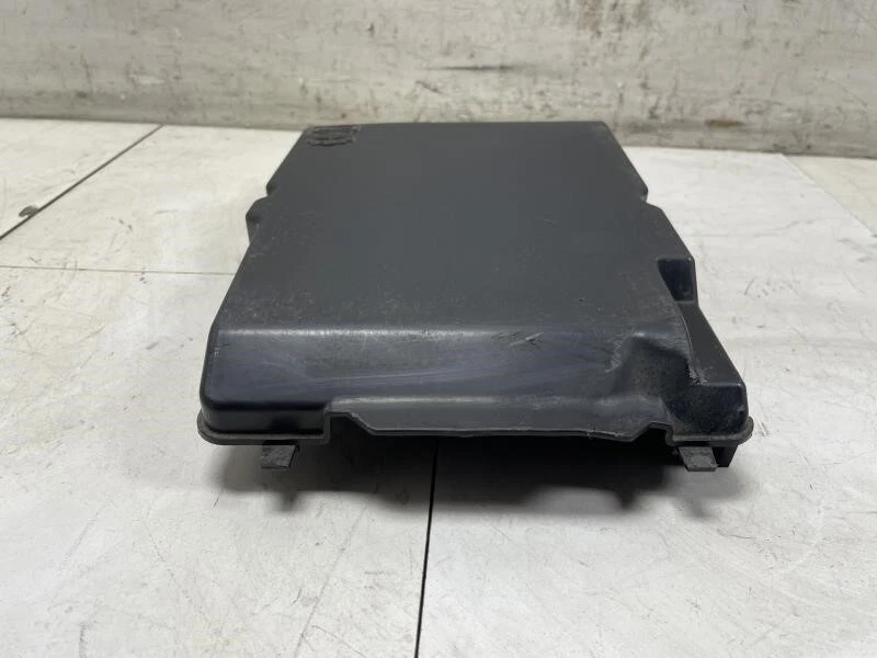 2010 2011 2012 2013 MAZDA 3 CAIXA DE BATERIA SALA DE MÁQUINAS TAMPA SUPERIOR FABRICANTE DE EQUIPAMENTO ORIGINAL+ - Imagem 4 de 4