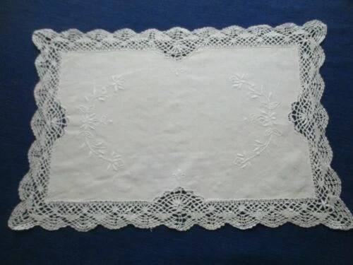 Textiles anciens Art déco napperon en dentelle