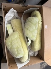 UGG Women's Slippers Size 6 Slip On With Back Strap Open Toe