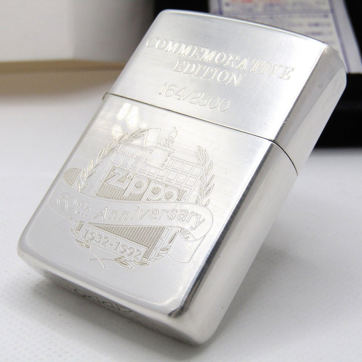 Zippo 60th Anniversary 1932-1992 ケース付き新品 Zippo 60th Anniversary 1932-1992 ケース付き新品 15-01/NN/ZIPPO