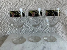 3 Vintage Red Sea RSA4 Black Pink Purple Peach Flowers 7" Water Wine Glasses