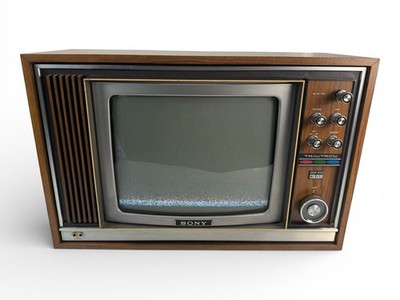 Retro Sony Trinitron Farbfernseher Modell KV-1330UB TV PROP