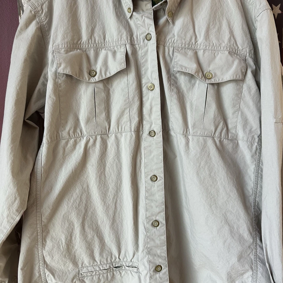 Camisa Cabelas Guidewear Mujer Mediana Caqui Ventilada Manga Larga Bolsillos con Cremallera Foto 3 de 4