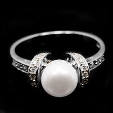 925 STERLING SILVER AAA WHITE PEARL ROUND CABOCHON CZ RING SIZE 8.5