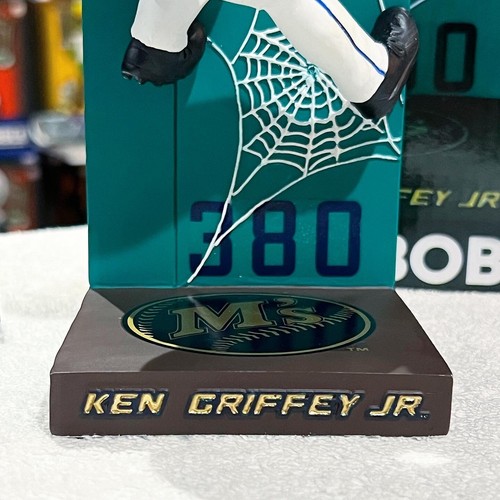 KEN GRIFFEY JR. Seattle Mariners 1991 "Spider Wall Catch" MLB Bobblehead - Picture 6 of 12