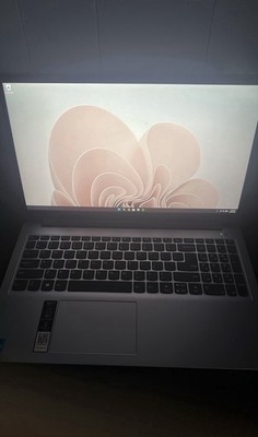 Lenovo IdeaPad 3 15ITL6 15.6'' Laptop i3 8GB 256GB SSD Win11 Silver
