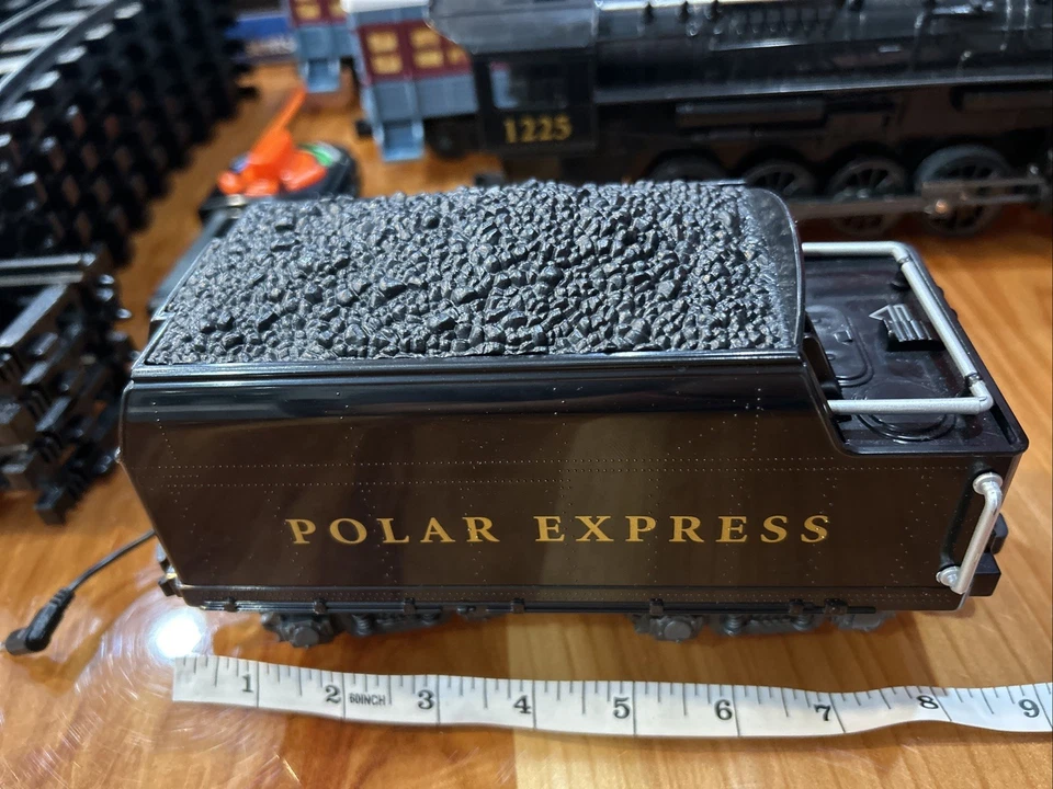Lionel Polar Express Ready To Run G Gauge Train Set 7-11176 Runs And Sounds Nice - Image 2 of 4