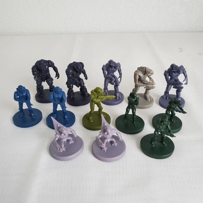 Halo Miniatures 1.5  High 2008 Microsoft Board Game Token Lot Of 13