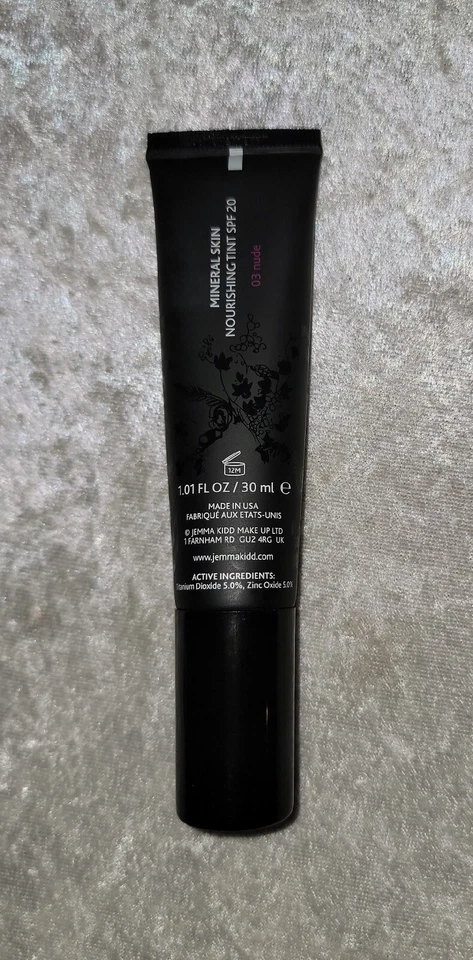 Jemma Kidd Mineral Skin Nourishing Tint SPF 20 Liquid Foundation 03 Nude 1.01 OZ - Image 3 of 4