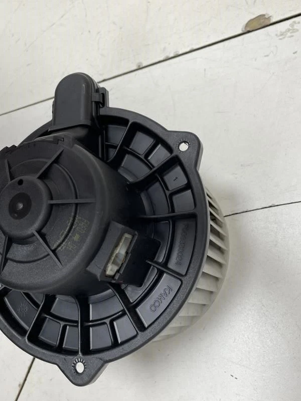 2010 KIA OPTIMA BLOWER FAN OEM+ - Image 4 of 4