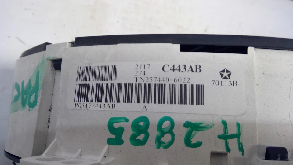 Medidor de velocímetro usado se adapta a: Chrysler Pacifica Cluster KPH 2008 con disco de navegación Foto 3 de 4