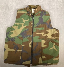 Vintage Military Camoflage mens Woodland insulated vest Large made in USA
