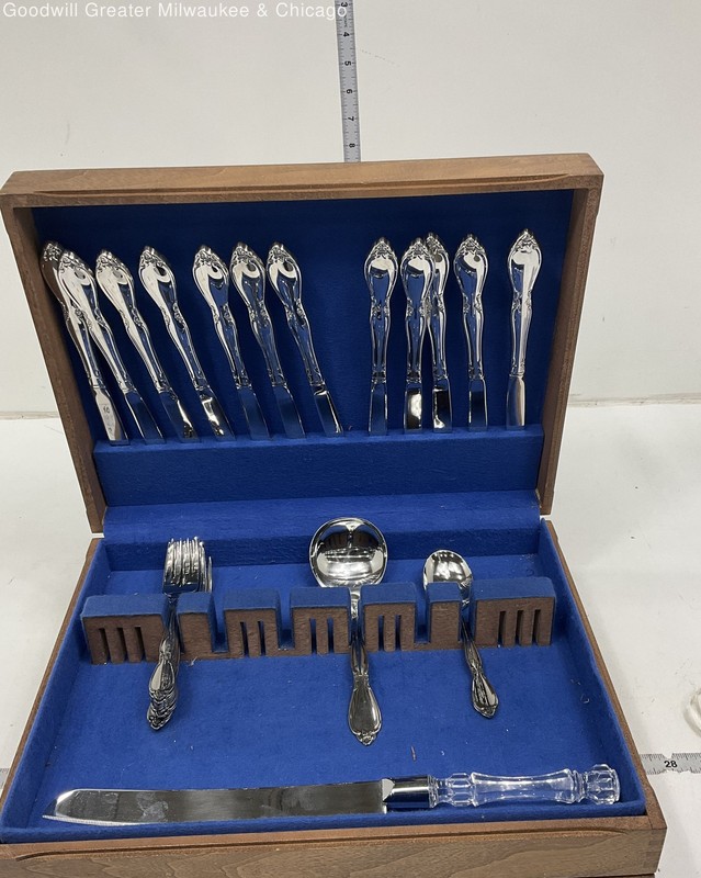 Oneida Community Flat & Serving Ware w/ Case