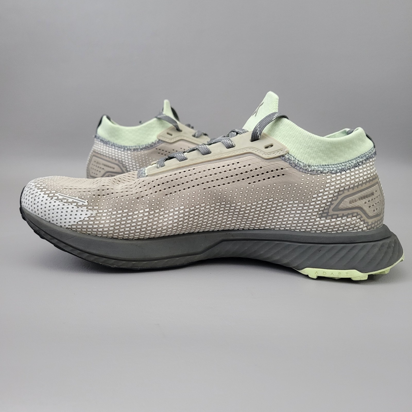 Flux Adapt Trail runner Men size 11 Gray Green Knit Running Sneakers Athletic