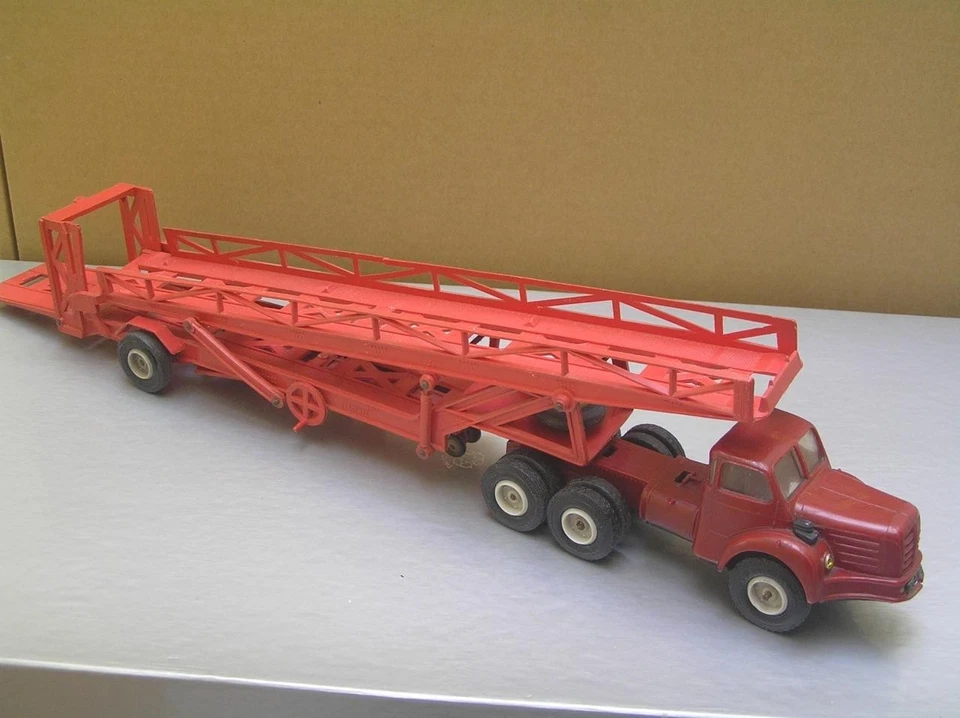 Norev Berliet TBO 15 Tracteur Auto Transporter made in France 1/43 scale rare - Image 4 of 4