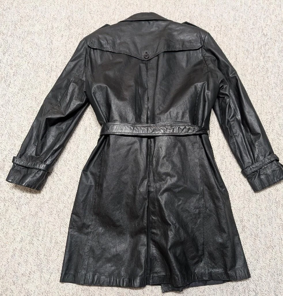 1980s vintage TRENCH COAT leather 42 double breasted BELTED black SHERLOCK - product detail image 3