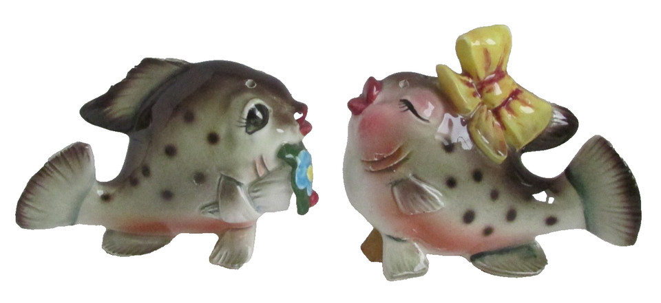 VINTAGE 50's Animorphic Trout Fish Kissing Husband Wife S & P Shakers