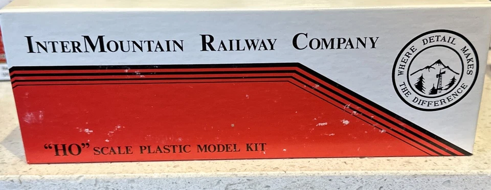 Intermountain Railway HO Kit 40326-01 4750 Cu Ft Cov Hopper Union Pacific NIB - Image 3 of 4