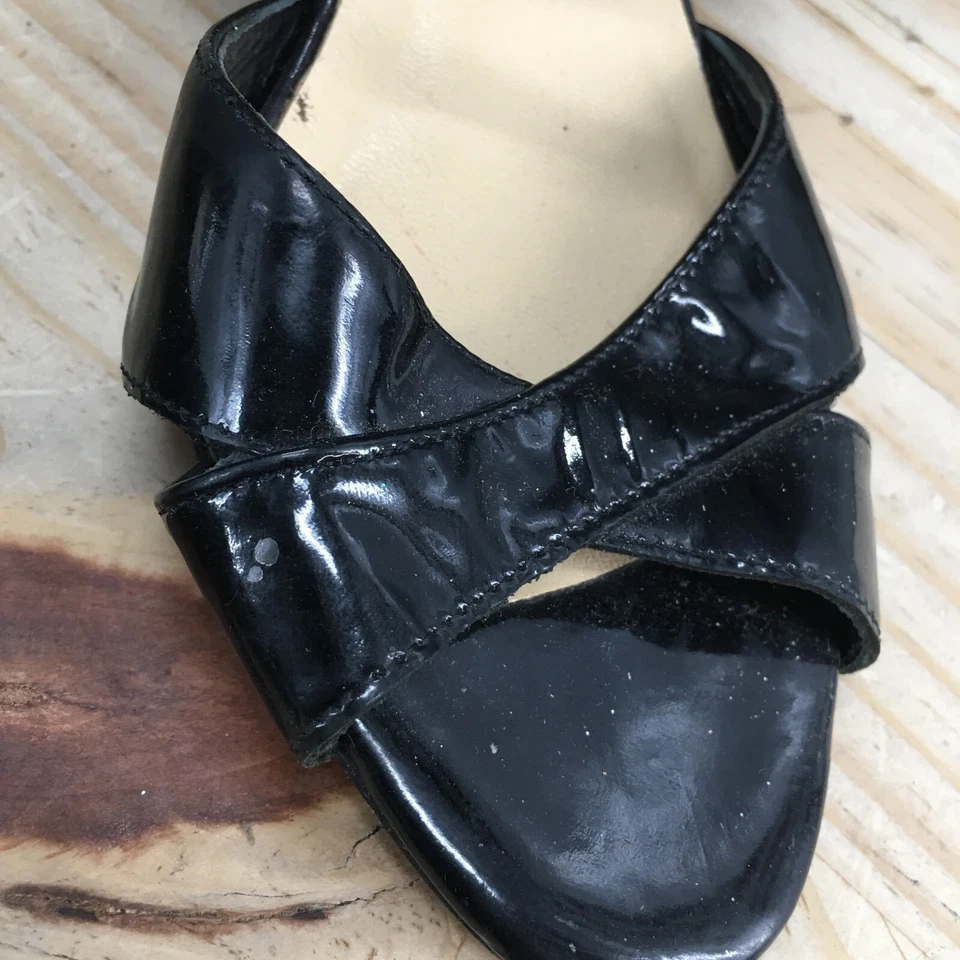 Sandalias Saks Fifth Avenue para mujer 7,5 tiras charol negro correa para el tobillo Foto 4 de 4