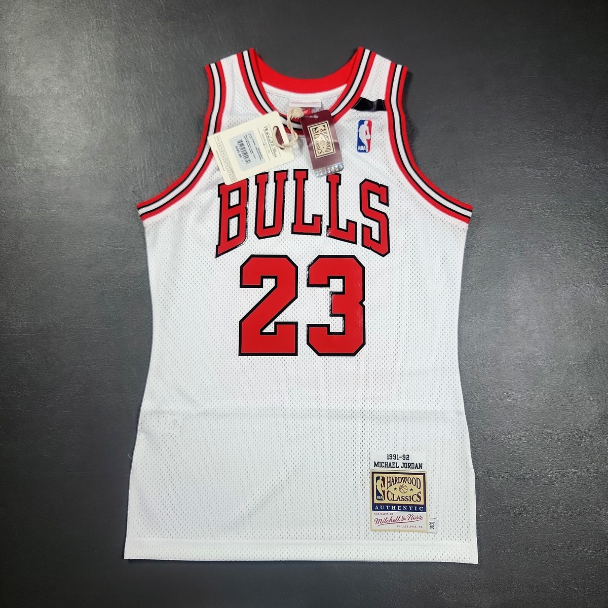 トップス Mitchell & Ness / CHICAGO BULLS #91 100% Authentic Michael Jordan Mitchell Ness 91 92 The Shrug Bulls