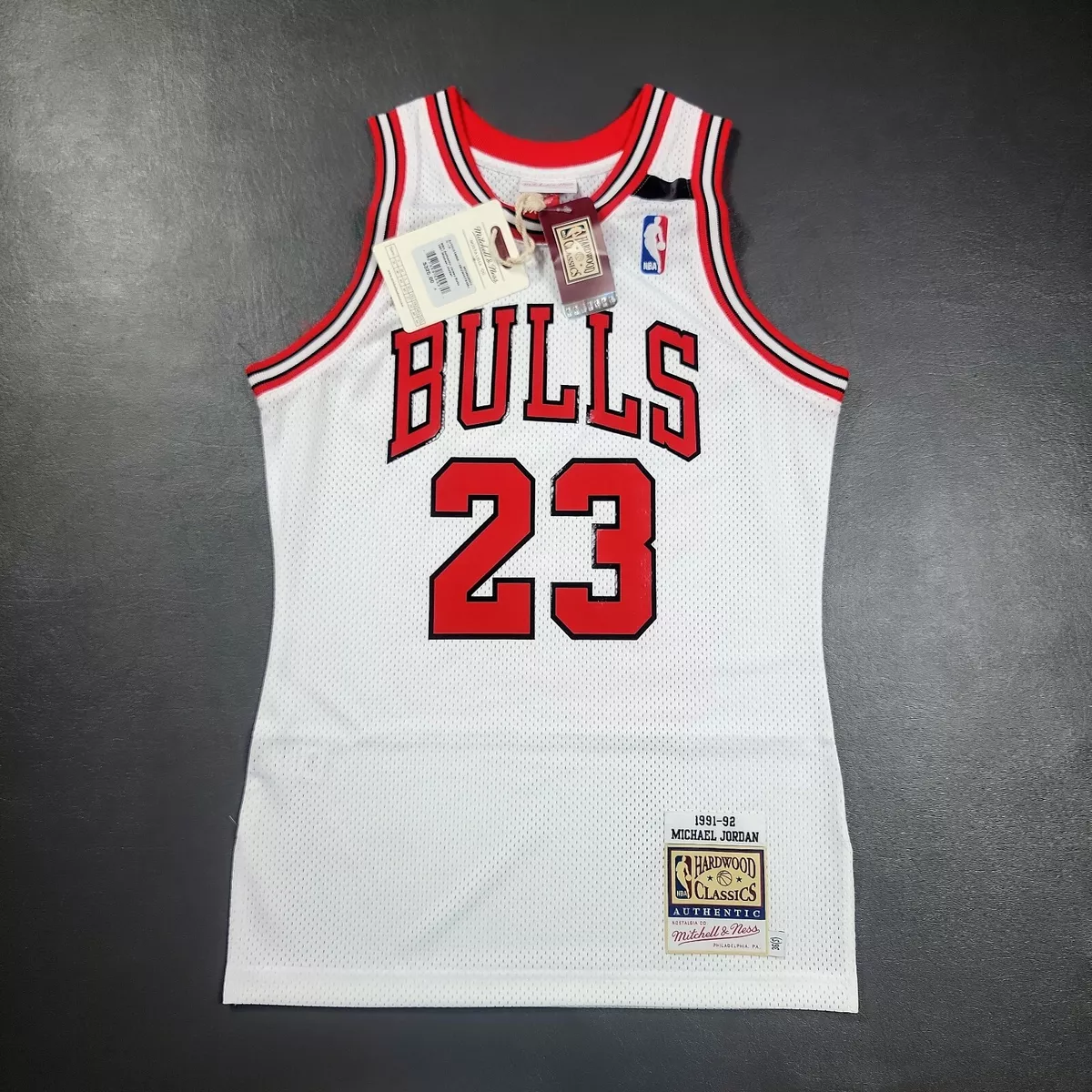 Bulls jersey mitchell and ness 2025