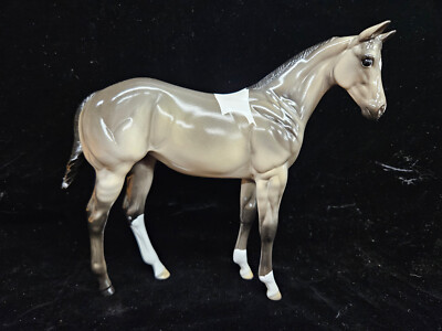 Peter Stone Kilobyte Weanling Pinto Dun Traditional Model Horse (6)