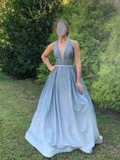 Formal Silver Prom Homecoming Dress size 4-6 Worn Once By 5 8 130lb Young Lady