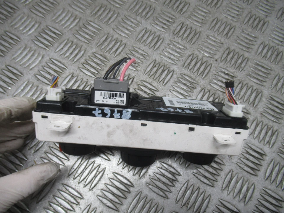 2019 NISSAN NV400 SE SHR X62B 2.3DCI MK2 A/C HEATER CLIMATE CONTROLS REF8767 - Image 2 of 4