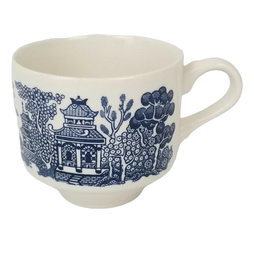 Churchill Blue Willow Coffee Tea Cup 3" Tall Staffordshire England EUC!