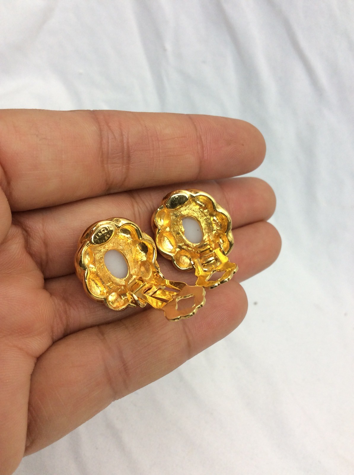 Gorgeous Vtg KJL Kenneth Jay Lane Faux Pearl gold… - image 3