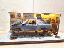 Vergessene Autowelt - Werkstatt beleuchtet BM...