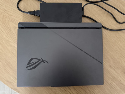 ASUS ROG Strix G16 16 Zoll Ryzen 9 8940HX 16GB RTX 4070 Win 11 Pro Grau