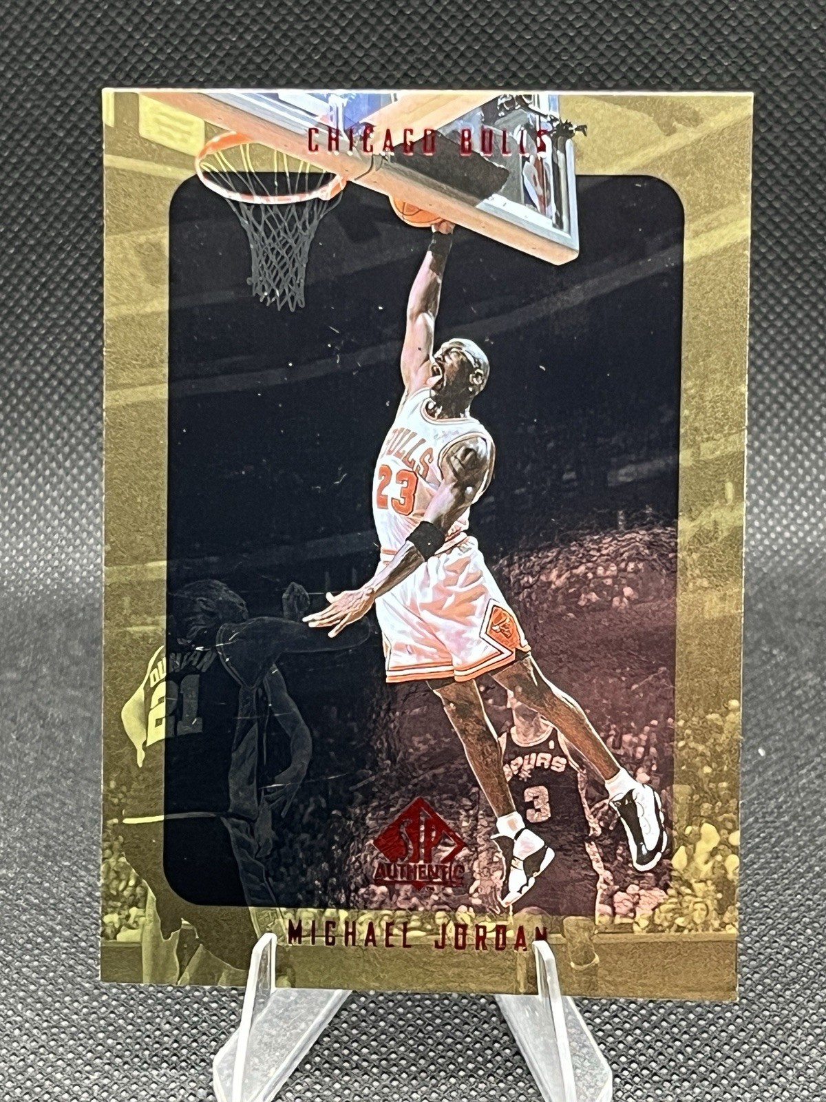 1997/98 Upper Deck MICHAEL JORDAN GOLD HOLO SP AUTHENTIC #23 DUNKING🔥RARE SP🔥